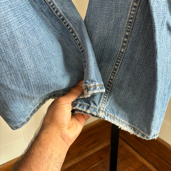 Levis 527 Low Bootcut Cowboy Medium Wash Denim Blue Distressed Jeans Mens 38x30 - Picture 5 of 9